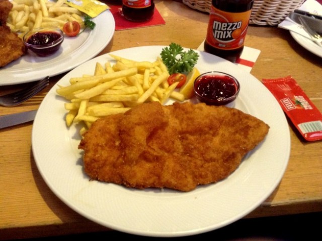 Schnitzel with fries & cranberry